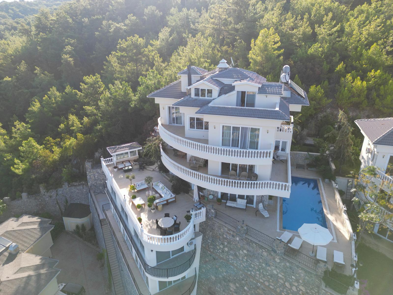 Vila Marbela, aerial view with pool
