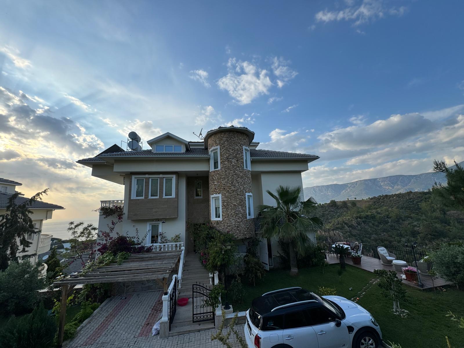 Vila Marbela, facade